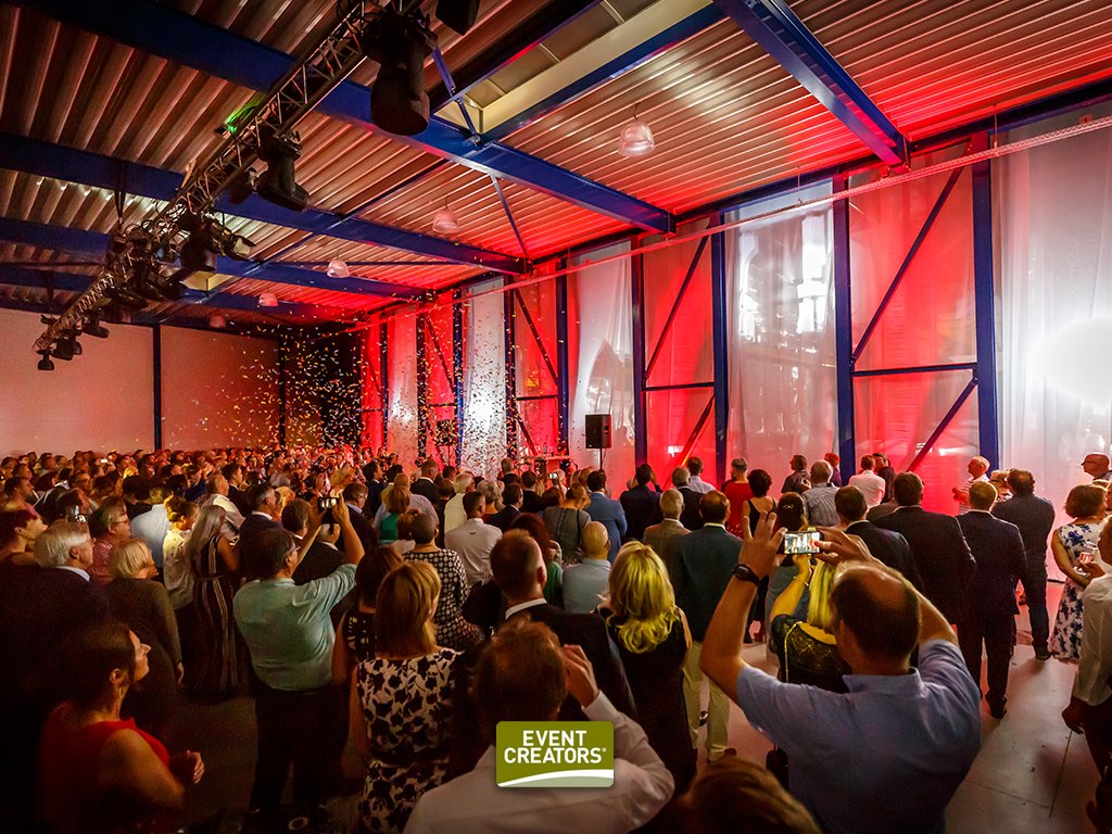 Zakelijke opening organiseren? Maak er dan méér van dan alleen een feest!

Een event is een unieke kans om je bedrijf (opnieuw) op de kaart te zetten en een springplank te creëren voor zakelijk succes. 💪

Wil je weten hoe? bit.ly/37Ef2mC