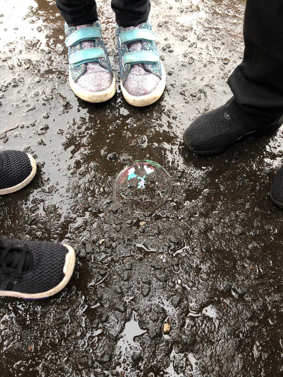 LorneStreetPS's tweet photo. Lots of #fun in the infant playground this morning #poppingbubbles and catching our reflections in them. Oh the #excitement 😊 https://t.co/mFCWxqsIR0