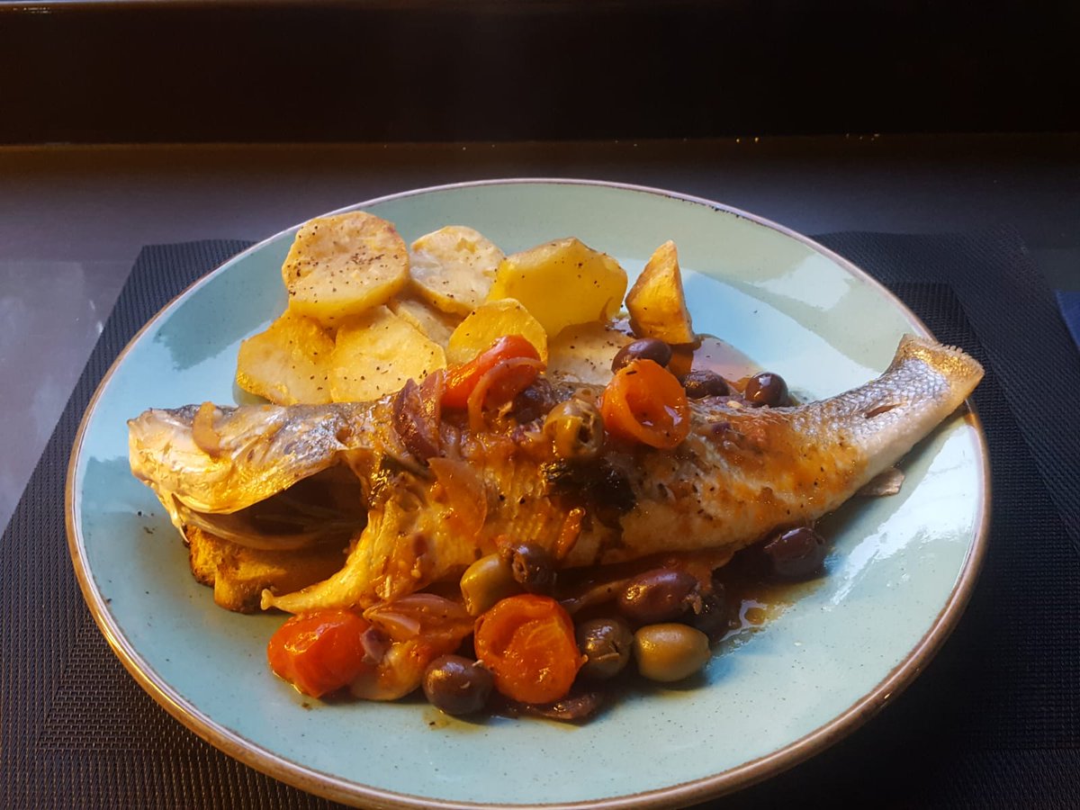 buona serata - good evening #Portsmouth 

Our #Special this evening  #seafood 🐟🐟

#Seabass in white wine, olives, cherry tomatoes &amp; roast potatoes... 

plus our #cocktails  2 FOR 1 from 5 until 7pm

authentic #italiancuisine cooked  lovingly 🇮🇹
