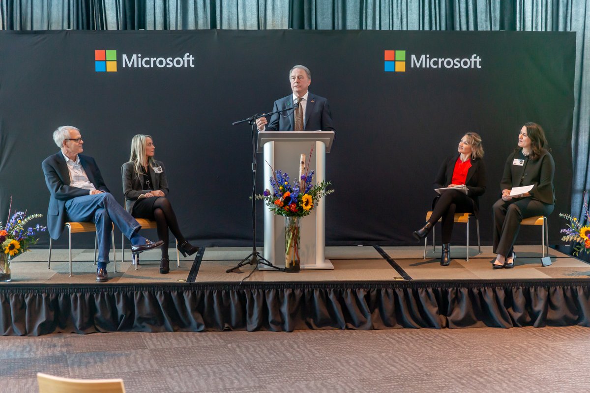 CREMicrosoft's tweet photo. For the Microsoft Fargo Campus' 20th anniversary celebration there were community leaders, government officials, and past and current Microsoft leaders there to celebrate this awesome campus that opened 1999! #MicrosoftFargo #CREMicrosoft #Anniversary https://t.co/zhaVZNhdm5