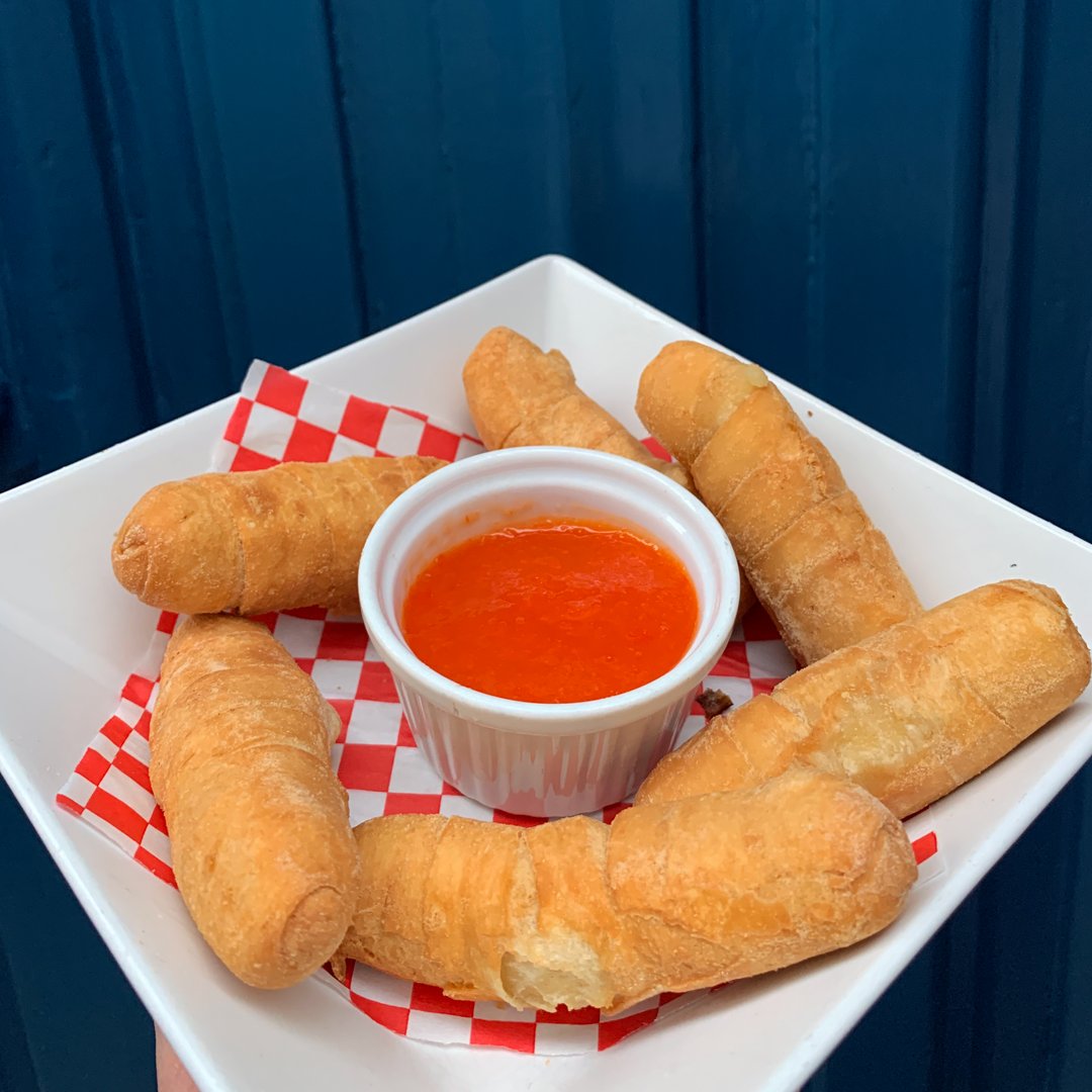 ¿Qué es lo primero que se os viene a la mente al ver #tequeños? 🤤
lacasatomada.es
#bocadillos #madrid #venezuela #foodie #food #foodporn