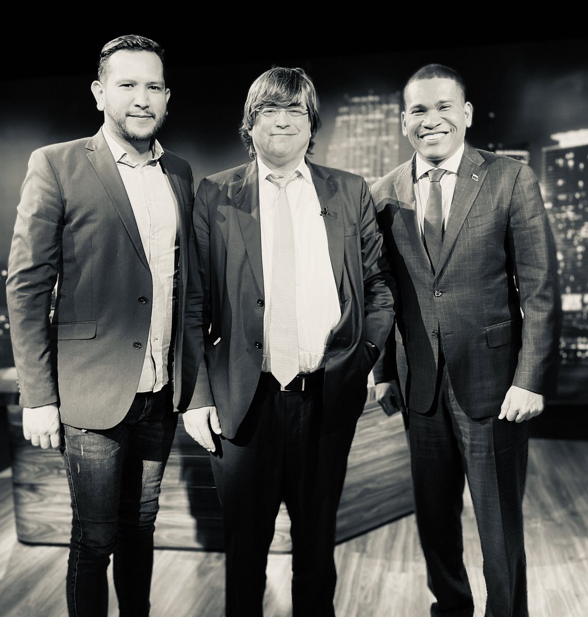 Agradecido siempre, con el gran Jaime Bayly. Debates difíciles, con alguien que ama a nuestro país, como si fuera el suyo. Termino mi gira en EEUU.