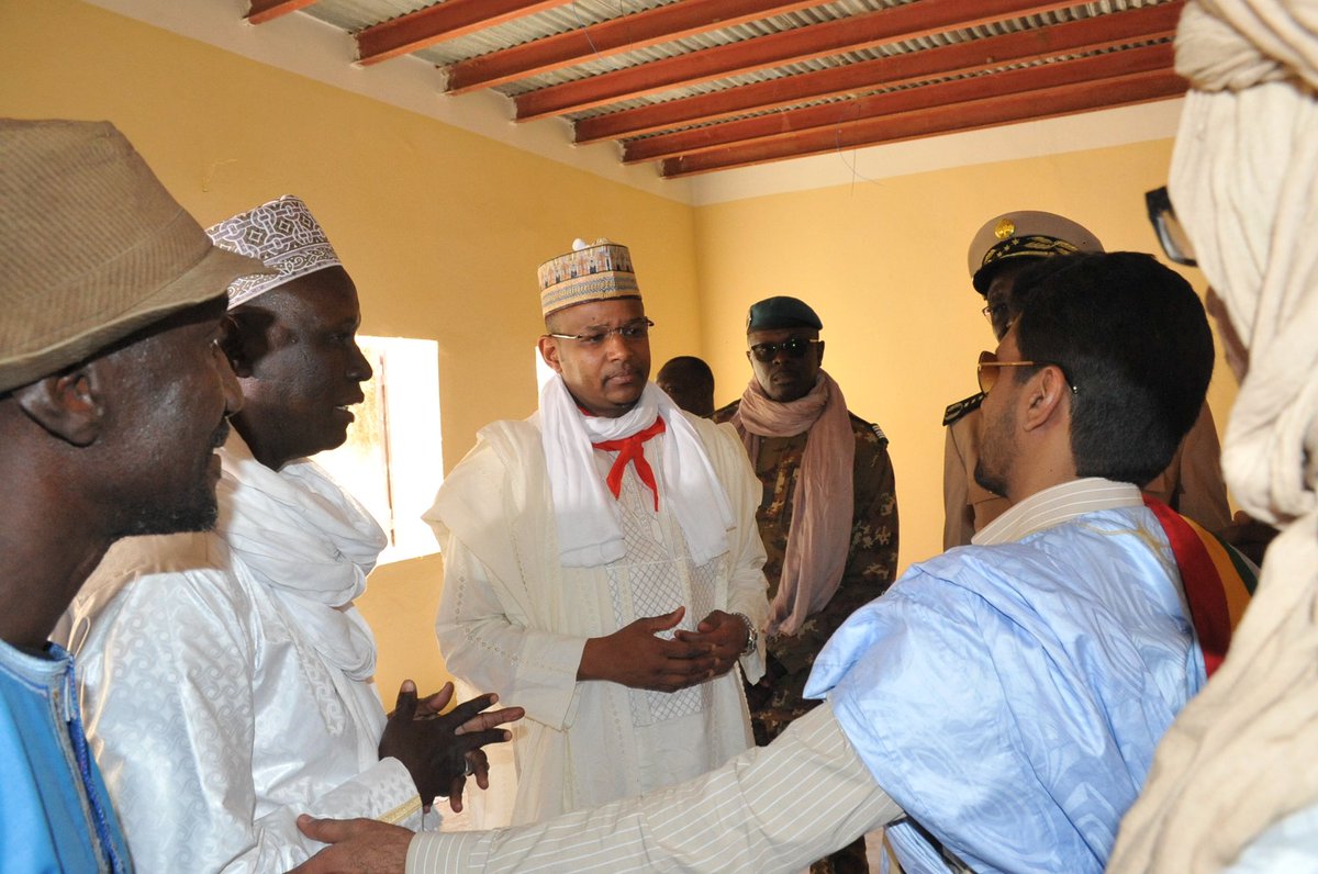 GouvMali's tweet photo. #Tombouctou #Education #IFM
Le Premier Ministre Dr Boubou Cissé a visité le chantier de rénovation / agrandissement de l’Institut de Formation des Maîtres #IFM_Hégire à Tombouctou.
Complexe constitué d’une Infirmerie, 5 logements pour personnel, 14 classes pour plus 700 étudiants https://t.co/WbdixxgTtO