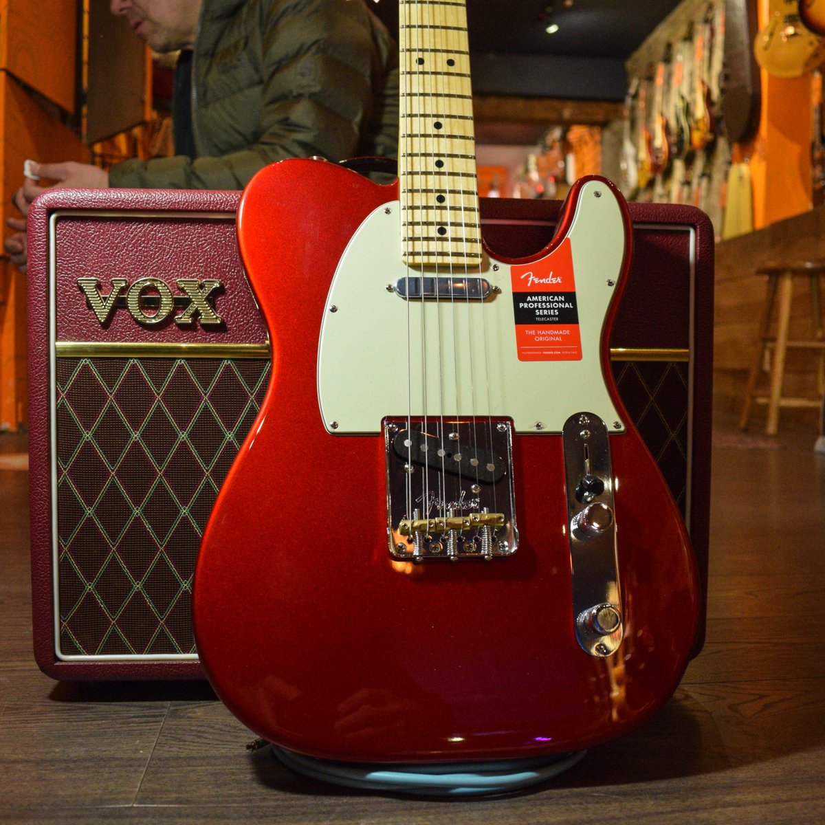 Little Red Rooster... 
Check out this Fender American Professional Series Telecaster in Candy Apple Red.  
.
.
#wunjoguitars #wunjo #wunjoelectrics #wunjoacoustics #vintageguitar #denmarkstreet #denmarkstreetlondon  #londonguitars #londonvintageguitars