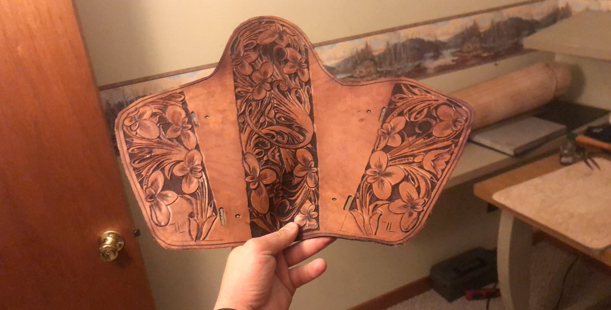 HunterlaneLane's tweet photo. I’ve decided to do a giveaway!Retweet to enter for your chance to win a custom item and get your choice of the product, such as a ; belt, wallet, arm pad, dog collar, watch band, earring key chain holder, koozie, yeti wrap, knife sheath or hat patches! 
Ends February 7th https://t.co/feNvQ0fUvi