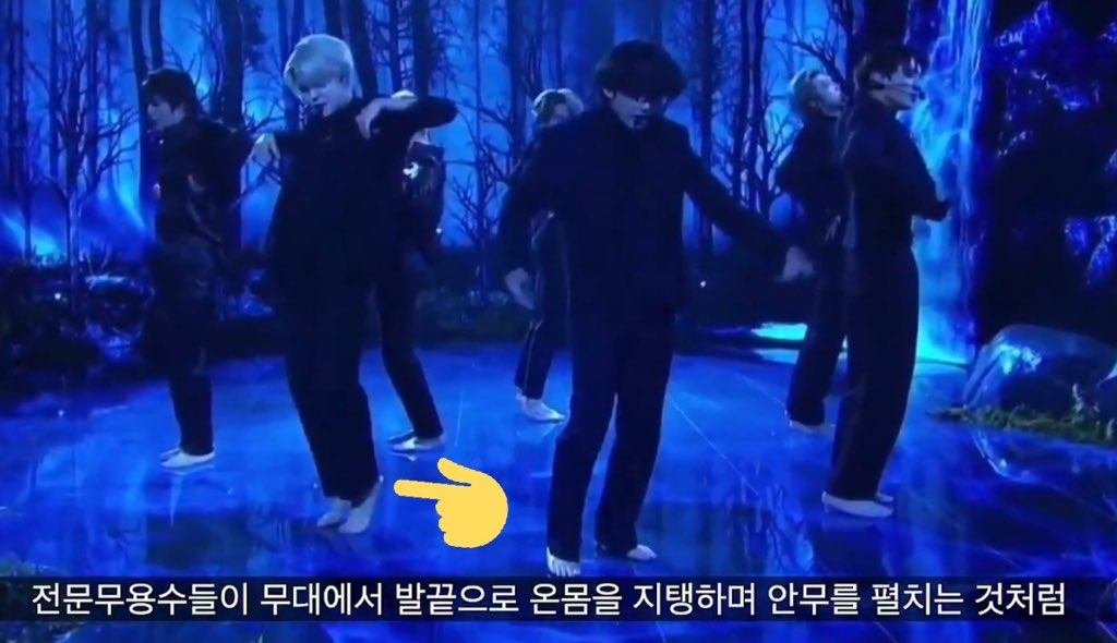 PortalParkJimin's tweet photo. Detalhes que apenas demonstram o quanto o #JIMIN nasceu pra isso. Nasceu pra dançar, pra estar no palco, pra ser enaltececido pelas suas habilidades naturais não só pelos fãs mas por especialistas. Ele é um artista completo e me orgulho muito por todo seu trabalho duro 💛@BTS_twt https://t.co/t2SpcH9G8a