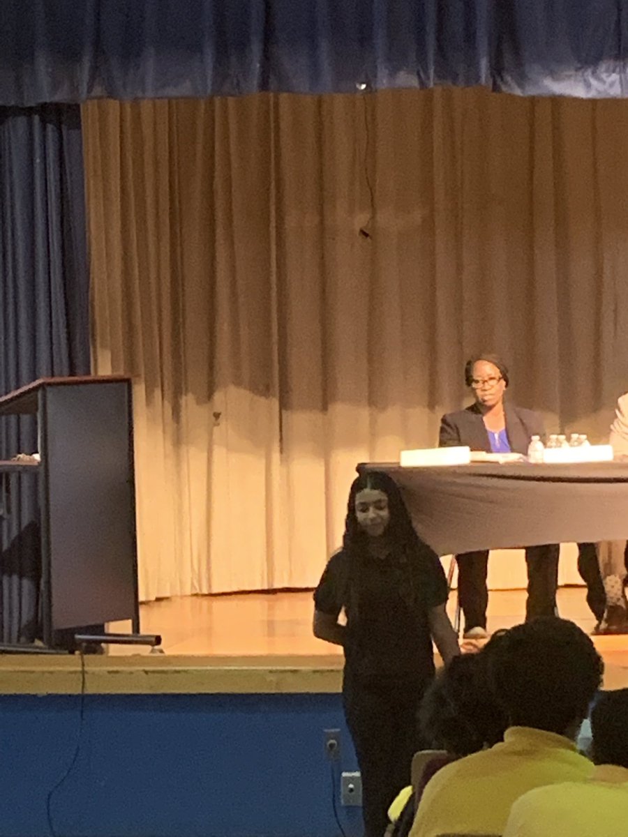 edmonds_ii's tweet photo. Staff and students engaging in conversation about prejudice and hate during our Anti/hate and Anti-Semitism Awareness Forum. #district17ontherise #againsthatred #loveoverfear @IClarenceEllis @DOEChancellor @BPEricAdams @AssemblyLWalker @AlickaASamuel41 @NYCMayor https://t.co/JEDHDkUC18