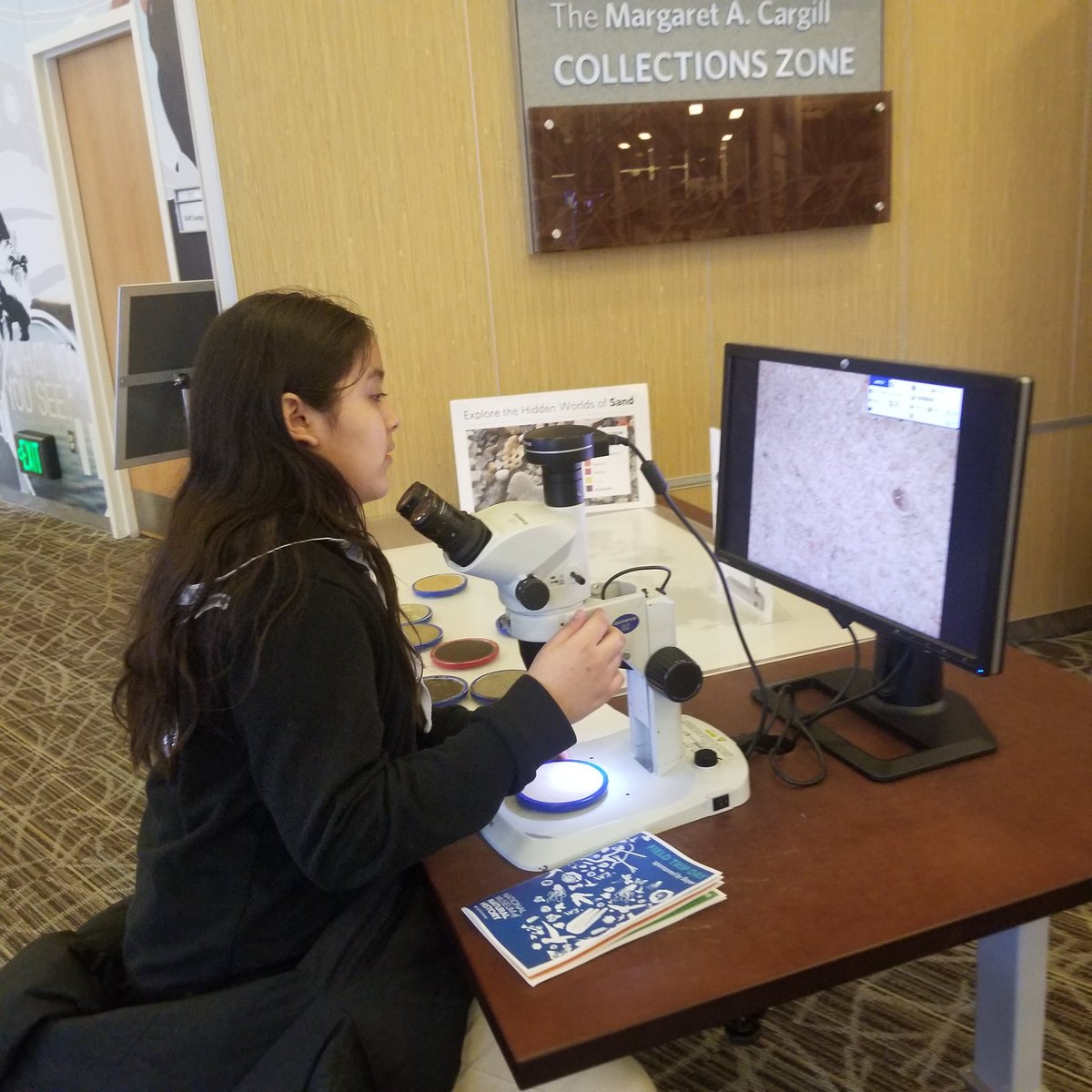 CounselorClark1's tweet photo. @McKinleyMiddle Thanks @NMNH for our field trip day! https://t.co/IeotU7YGI3