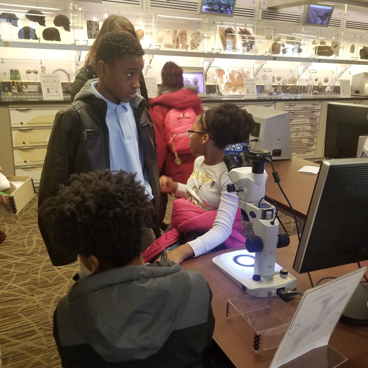 CounselorClark1's tweet photo. @McKinleyMiddle Thanks @NMNH for our field trip day! https://t.co/IeotU7YGI3