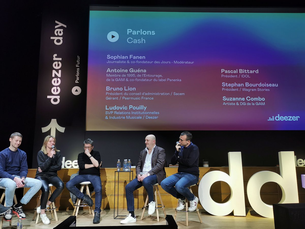 YBouH's tweet photo. En tant qu'artiste @SuzanneCombo rappelle aussi la complexité des sommes perçus par les producteurs par rapport à la rémunération des artistes et que le #usercentric peut être un début de transparence #deezerday #ucps #ParlonsCash https://t.co/MBwpvYcEPJ