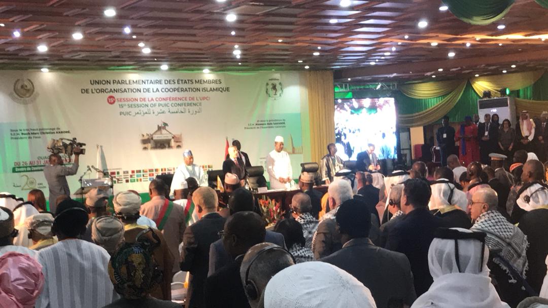 upcibf's tweet photo. Une minute de silence pour toutes les victimes tombées par le terrorisme au Burkina a été observé avant le début de la 15ème session parlementaire de l'UPCI
#puic #upci #oic #oci #saudia #BurkinaFaso #ouagadougou #conference #parliament #Sakande https://t.co/lLdcZ1ahf4