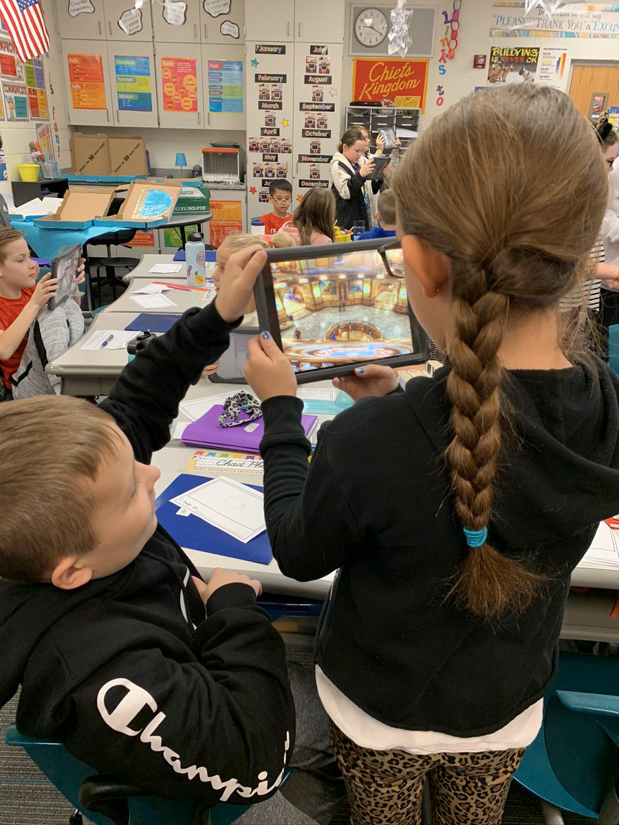 mrsmillermp's tweet photo. Exploring Kansas with @NearpodContent. They loved the VR portions of the slides! #4thgrade #myolatheschools https://t.co/HCnZIgCmFV