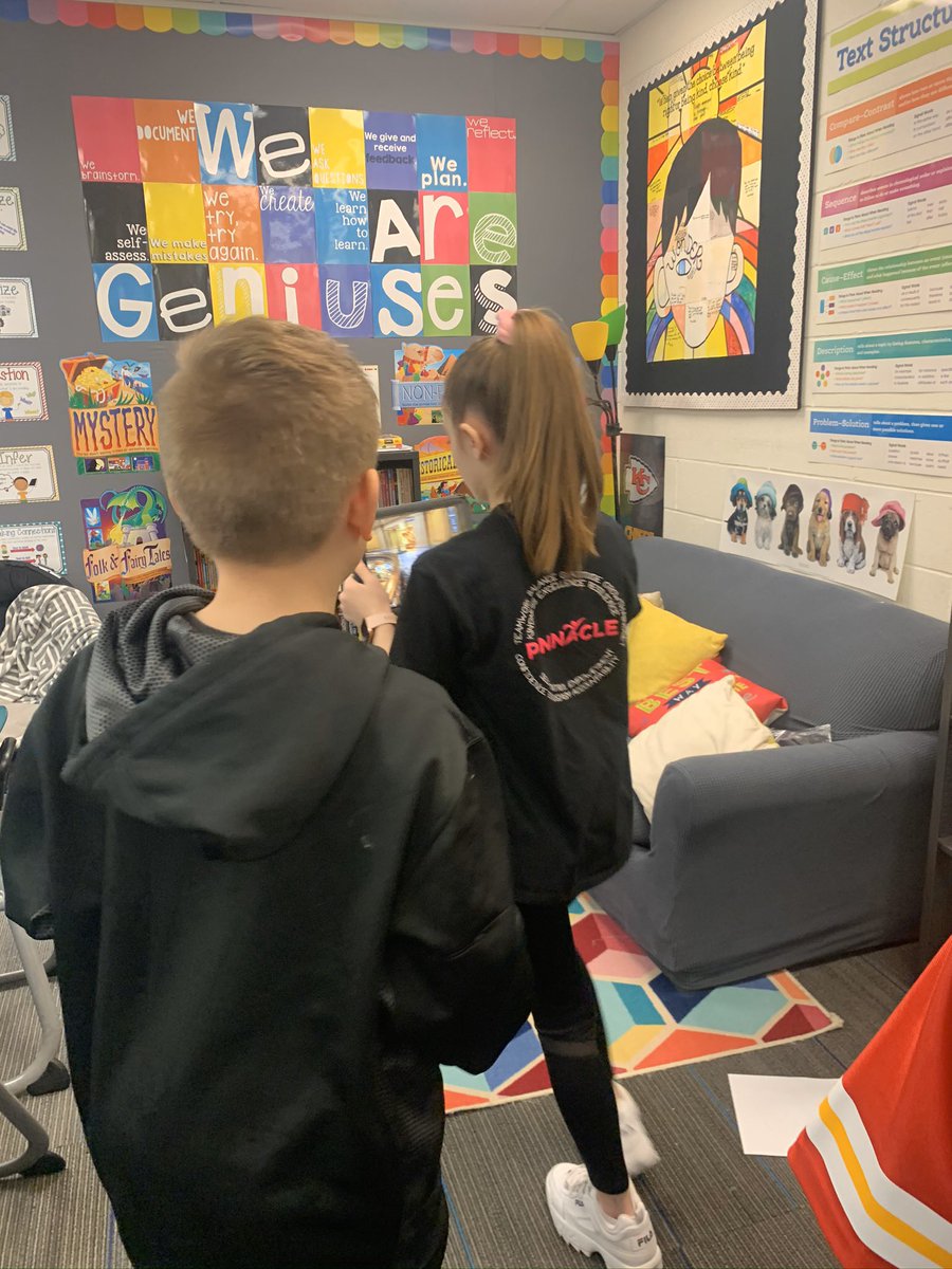 mrsmillermp's tweet photo. Exploring Kansas with @NearpodContent. They loved the VR portions of the slides! #4thgrade #myolatheschools https://t.co/HCnZIgCmFV