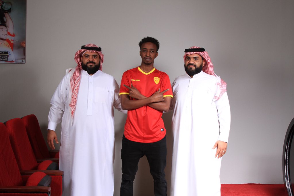 و نشكر وكلاء اللاعب إياد وعدي الشدوي على تسهيل مهمة انتقال اللاعب للنادي