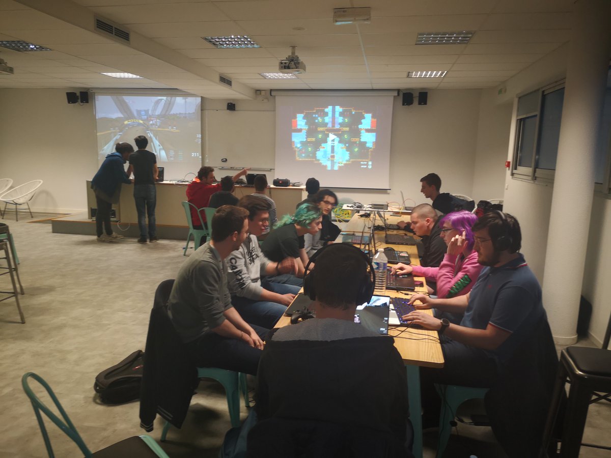 [#Events] Soirée Retro gaming by Campus Academy Rennes ! 
🎮 Au programme : Trackmania, party game et jeux rétro.