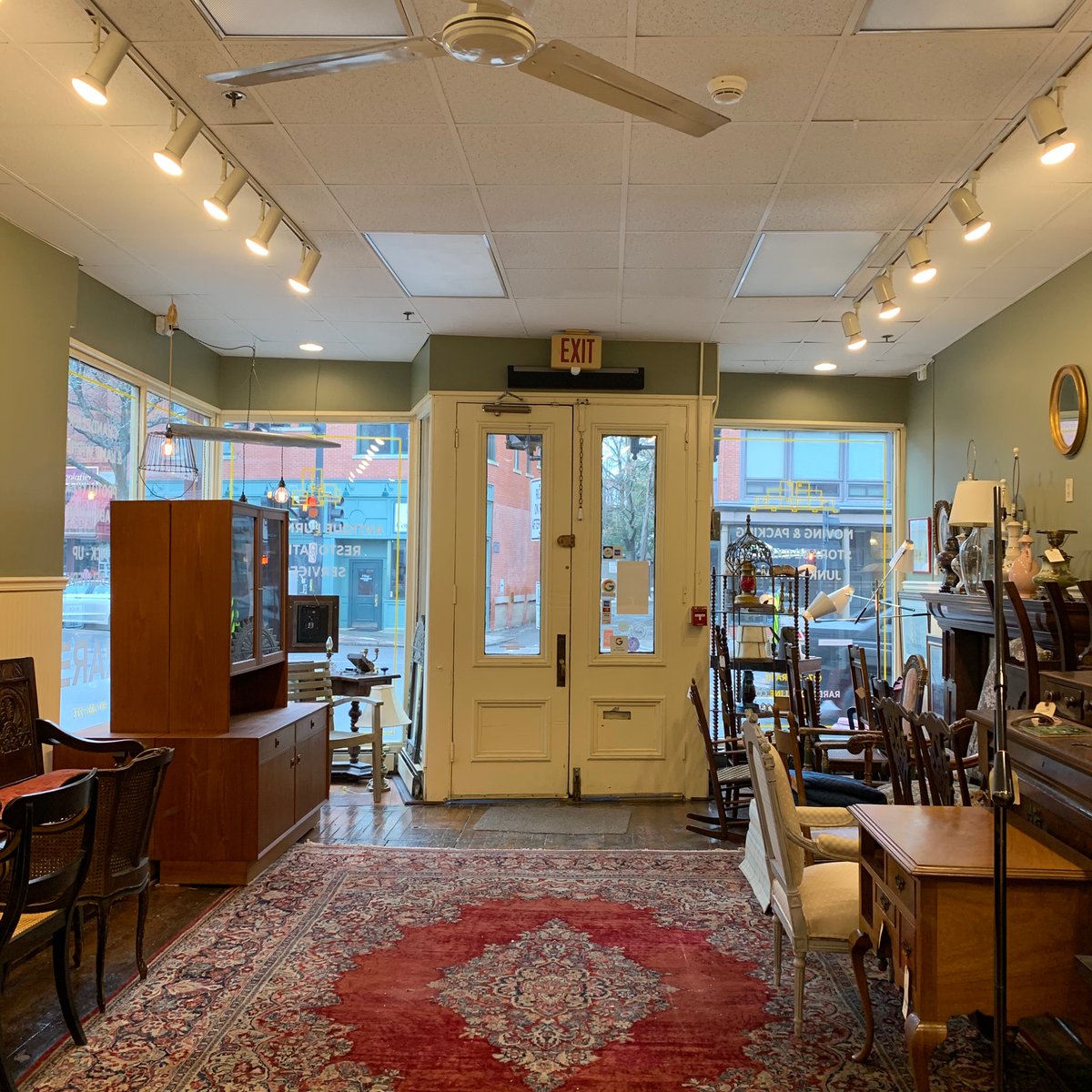 RareBrookline's tweet photo. RARE sight! The floor of the showroom! 
Normally jam packed with #chairrepair #lamprepair #antiquerepair and #vintagerepair items, our #repairshop is enjoying a moment of expansiveness, however thankfully brief. https://t.co/IdJaxMdkYQ