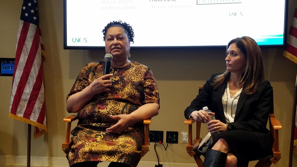 UNOSNews's tweet photo. Kidney recipient Valinda Jones tells Congress about her transplant journey. #transplant101 https://t.co/HdeGshWL3M