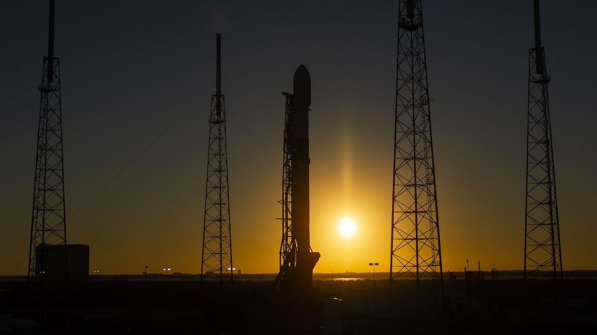 SpaceX successfully launched an additional 60 Starlink satellites into orbit with the Falcon 9 this morning as part of Elon Musk’s goal to bring internet coverage to every corner of the planet: bit.ly/2GCdJbS