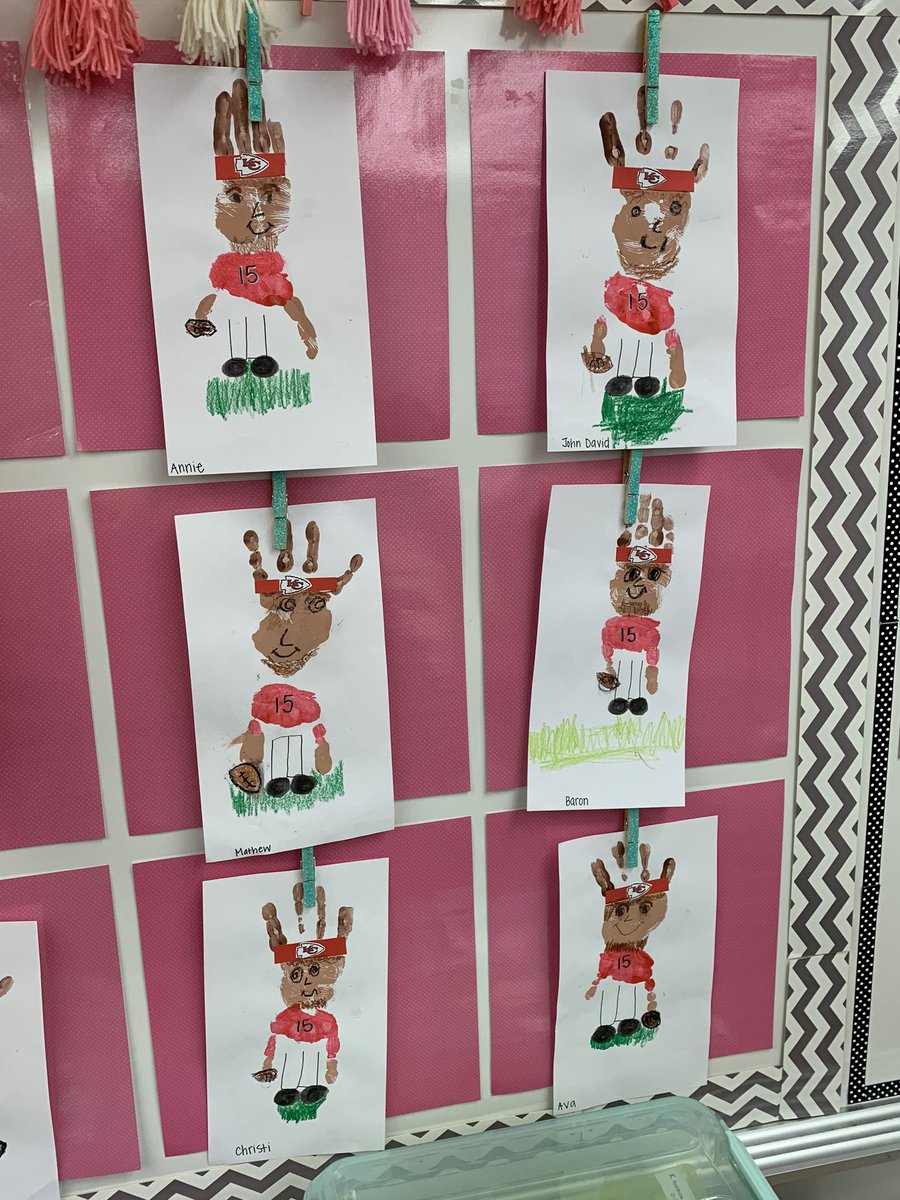 kboos08's tweet photo. Even Kindergartners are loving the Chiefs! 16 Patrick Mahomes in my classroom! #ChiefsKindgom #patrickmahomes @PatrickMahomes @Chiefs https://t.co/jLRFRZ7Gur