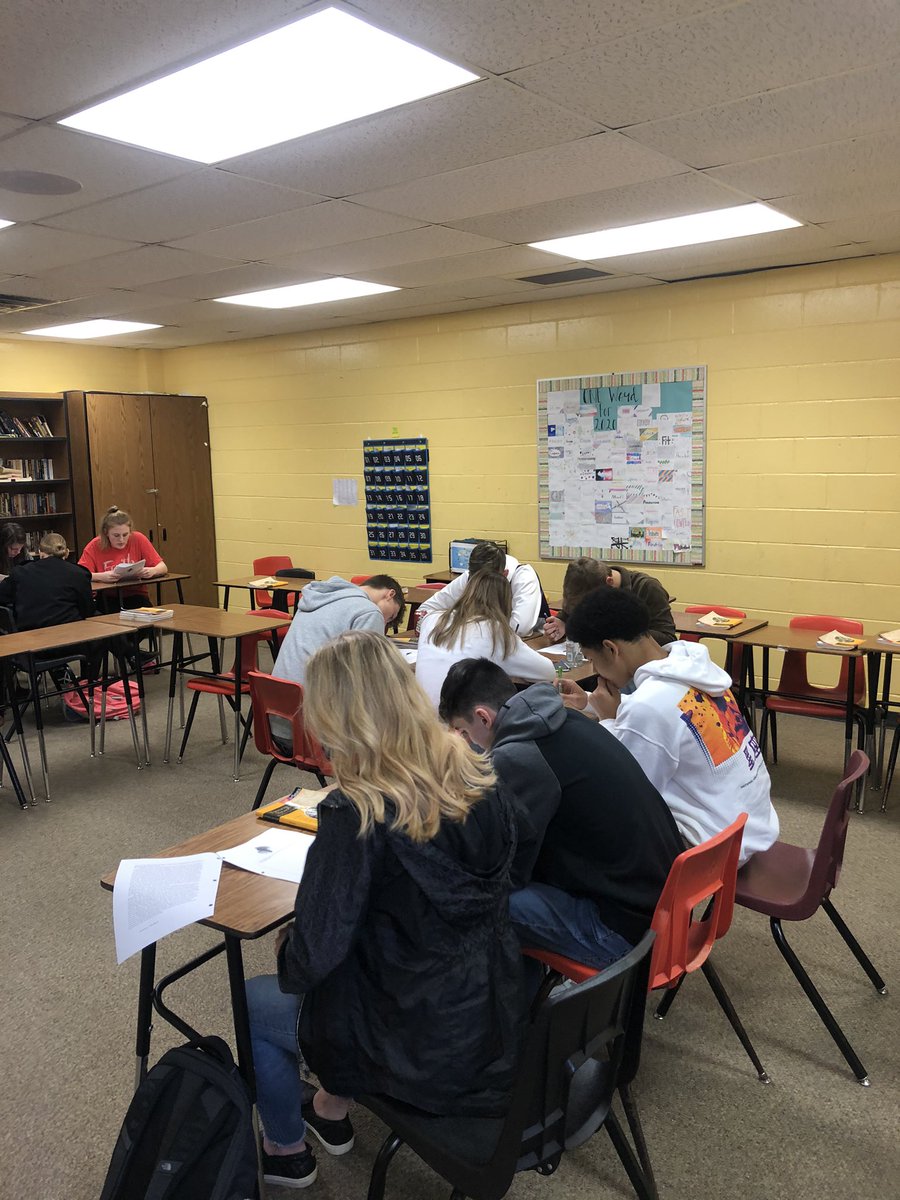 Alma_MsDapson's tweet photo. Today during AIM students from @Alma_MrsMick’s and my class were “lawyers” on a murder case in order to practice citing and explaining textual evidence. https://t.co/8J5axN4QZS