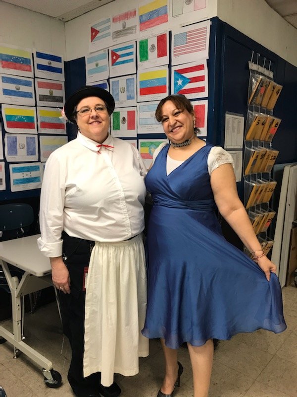 Mary Poppins &amp; Cinderella visited ESL math today. <a href="/LHSintheNews/">LaVergne High School</a> #250ComingHome #spiritweek