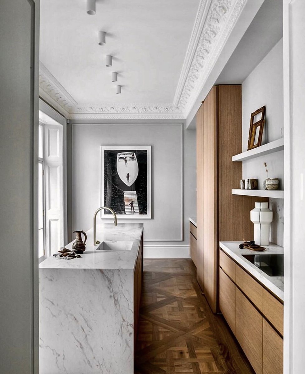 Modern meet classic. Kitchen goals via <a href="/andy_villasana/">san_villasana</a>.