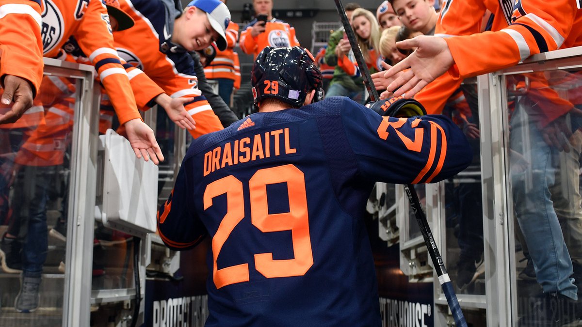 Oil_Foundation's tweet image. Tonight's #BattleOfAlberta game is also our next #Oilers Community Foundation Specialty Mobile Auction! 

Visit Givergy.ca/Oilers until 10pm MT to bid on memorabilia, player-signed jerseys &amp;amp; more right from your phone, including an autographed Draisaitl alternate jersey.