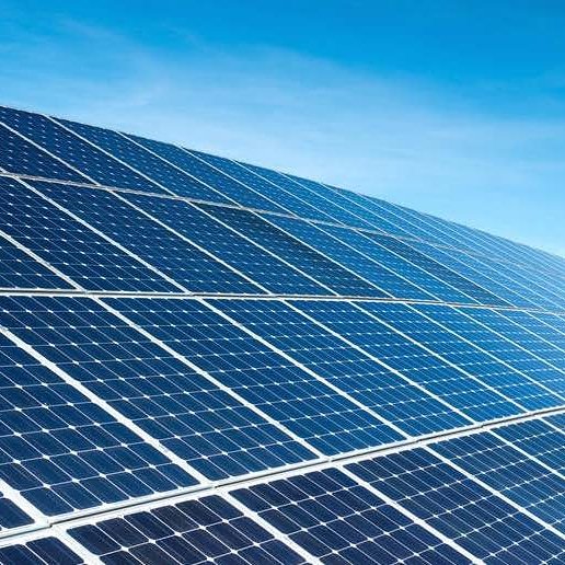 JARTYPascal's tweet photo. Plus utile et novateur que de planter des carottes et des patates...
https://t.co/lhyfHzYVvC
#bordeaux2020 #bordeauxmaville #ecologie #panneauxsolaires #panneauxphotovoltaïques #servirbordeaux #pascaljarty #paquebots #alimentationelectrique https://t.co/xayKxlRTc1