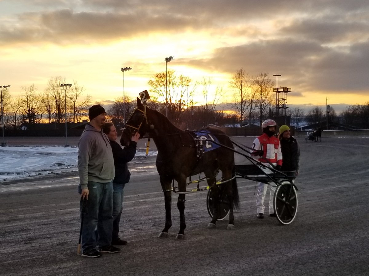 Buffalo Raceway tweet media