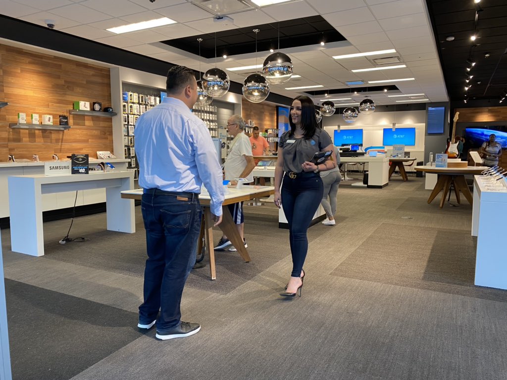 CarlaNodarse's tweet photo. Sneak Peek!! Super proud to showcase what it takes to be an AT&T friendly expert! Our very own @Elivenereo selected to be apart of this project!! @hialeahstore @YChucla @Sumitra_Coote @efrenfavela @jrluna11 @One_FLA @_Shelley_G #LifeAtAtt #OneFLA2020 https://t.co/Bd2ZRVgn9A