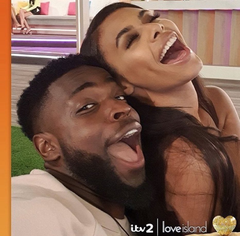 TeeXCI's tweet photo. This photo makes everything funnier now 

#LoveIsland https://t.co/Yqnfv9l8XJ