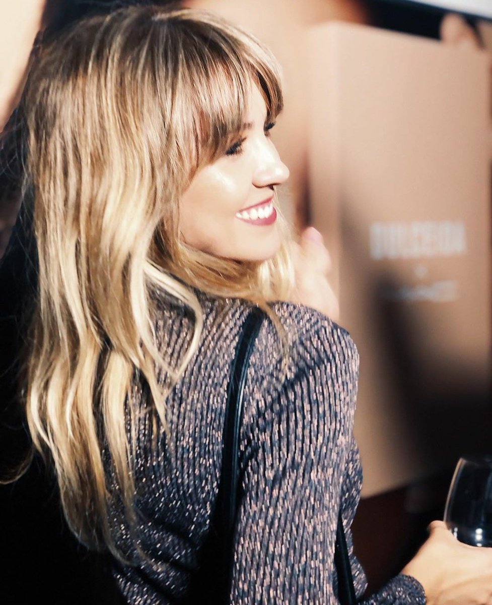 Swanstty's tweet photo. ┊ ┊ ┊ ┊ 
┊ ┊ ┊ ✯ Tiene el pedal,
┊ ┊ ★ cuando quiere 𝗮𝗰𝗲𝗹𝗲𝗿𝗮.
┊ ✯ Adicta a 𝗽𝗲𝗹𝗲𝗮𝗿,
★  es una ɢᴜᴇʀʀᴇʀᴀ. https://t.co/FAzEDhZXwk