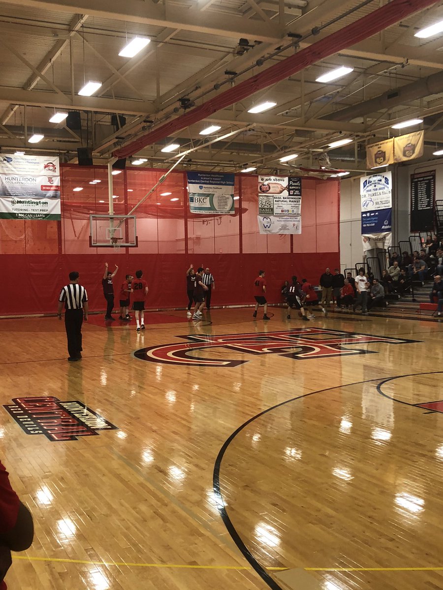 HCRHSAthletics's tweet photo. Unified basketball leads Summit 32-27. #GoRedDevils https://t.co/qcyWE5lsBB