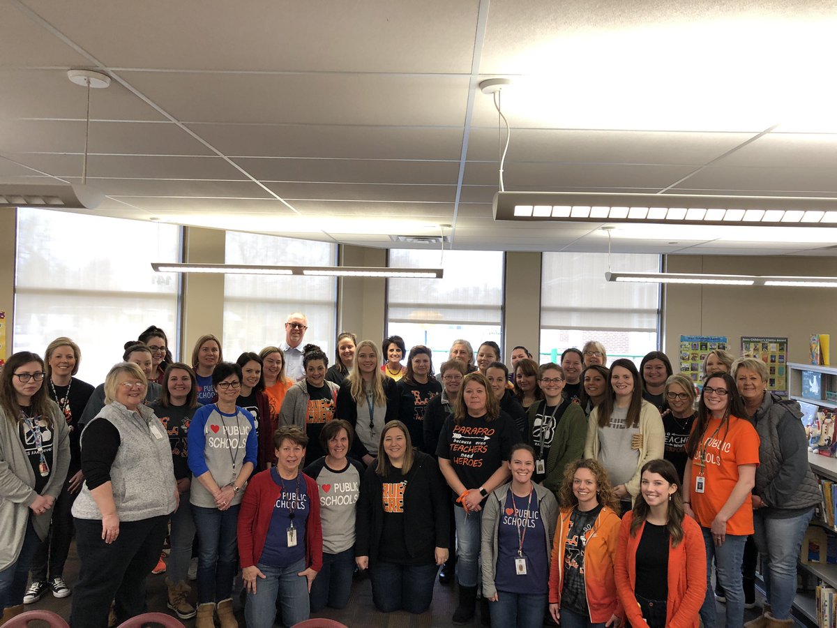 The Rue Crew ❤️s Public Schools. <a href="/CBCommSchools/">CouncilBluffsSchools</a> #ilovepublicschools