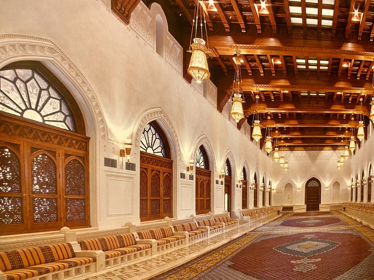 salalah2019's tweet photo. حصن الشموخ

حصن سلطاني بناه السلطان قابوس بن سعيد رحمه الله بإشراف شخصي منه ويعتبر من المعالم الفريدة التي تظهر جمال وروعة المعمار العماني الاسلامي ويضم في جنباته قاعات لاستقبال الضيوف والاحتفالات الرسمية ومكتبة كبيرة متاحة للعامة

#معمار_عمان
#خزانة_عمان https://t.co/xuGKZB0IyQ