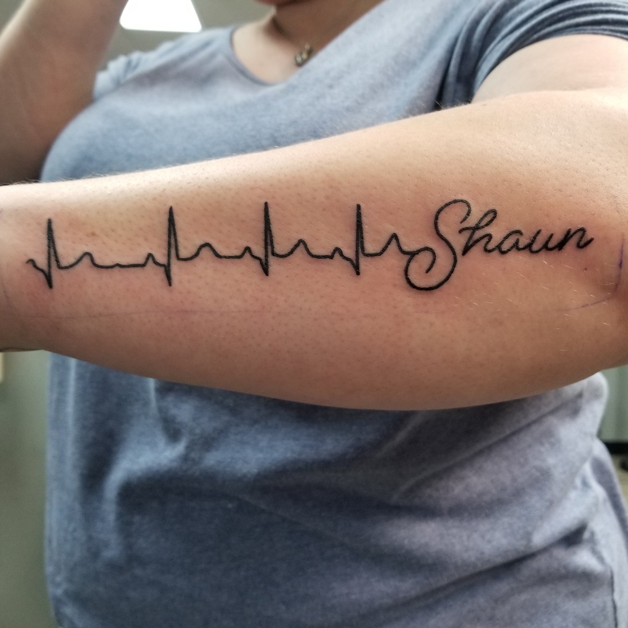 Melissa Nicosia 🌻さんはTwitterを使っています: 「This is a long time coming, the heart beat is Shaun's EKG right before his open heart surgery in 2018. Jason at Barenuckle Tattoo Shop did an amazing job Melissa Nicosia 🌻さんはTwitterを使っています: 「This is a long time coming, the heart beat is Shaun's EKG right before his open heart surgery in 2018. Jason at Barenuckle Tattoo Shop did an amazing job