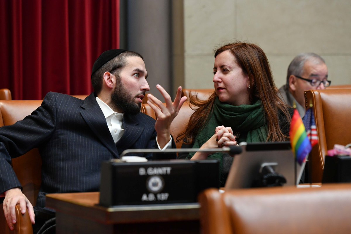 Nily Rozic 李羅莎 tweet media