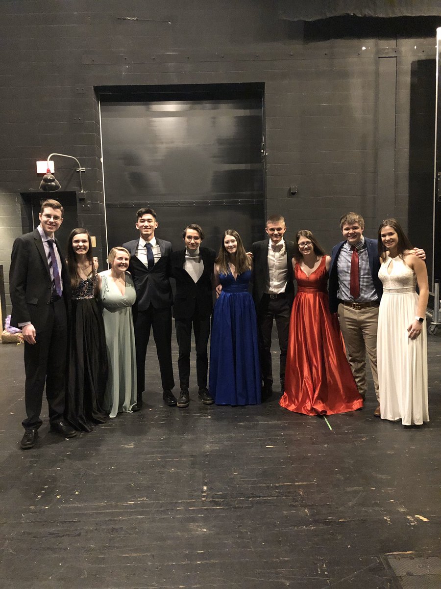 Don’t forget to vote for Mr. Medina by midnight on Monday! #gobees