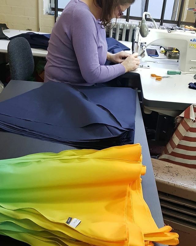 InceUmbrellas's tweet image. Love the colours! On this double cover solid maple stick umbrella. Very clever faze design digitally printed in London. Made for Savile Row with hand stitched detailing in our East London workshop. Maple wood fsc sustainably sourced from Europe. #madefor… ift.tt/37BUyed