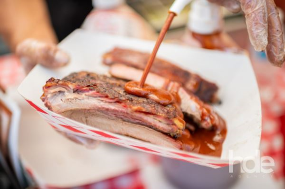 For the love of BBQ 💗 Tag your date and buy ‘em the best present ever! 👇

Tickets: chandlerbbq.com

Date: March 28 from 12pm-9pm