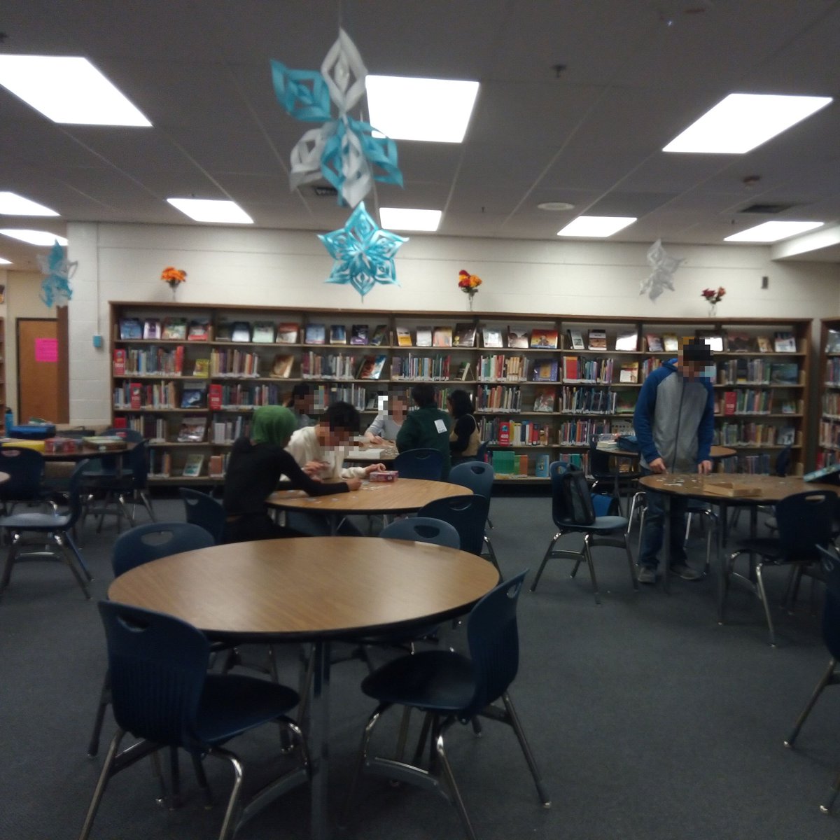 MC_EasternMS's tweet photo. I put out puzzles for National Puzzle Day and the 8th graders worked with their friends and had a ball.#NationalPuzzleDay #slmp19 @EMSPrincipal17 https://t.co/gUw3VSsroi