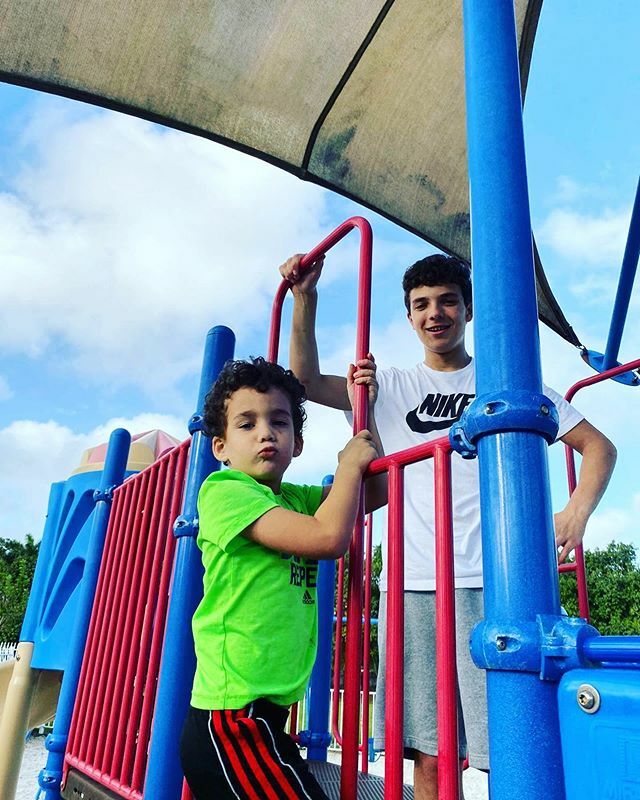 FriendshipCir's tweet photo. Friends at home - Each week, pairs of teenage buddies visit children with special needs at home. These one to two hour weekly visits offer respite to families while a bond is established. Meaningful friendships are created through games, stories, music, exercises and crafts.… https://t.co/wmOezA6WJG