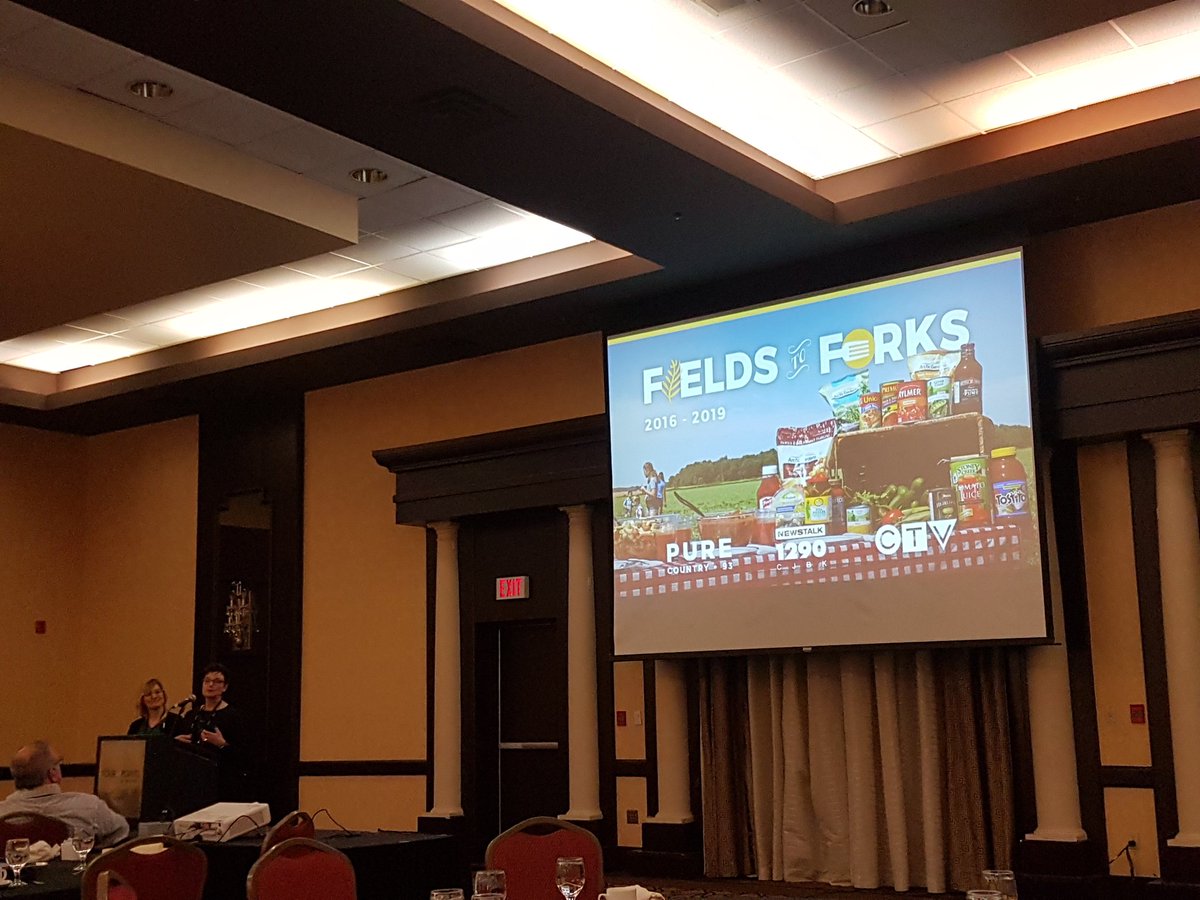 Pasztor79's tweet photo. @sherflick and @adrivendesign the creative minds behind @FieldstoForks presenting on the growth and success of the campaign that helps tell the story of #ontag #opvgconference https://t.co/ntsCEXmkY7