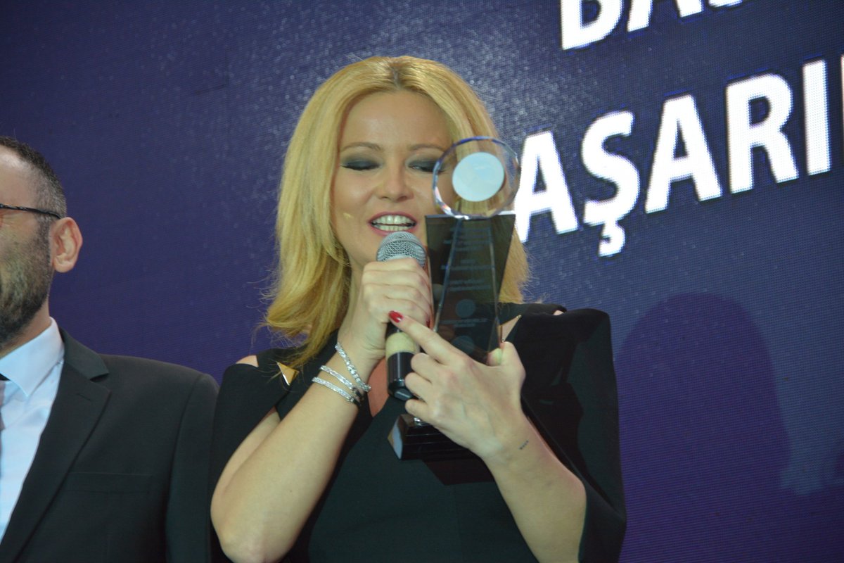 2020 Yılının İlk Haftasında Çırağan Sarayı'nda Gerçekleştirmiş Olduğumuz ''Basında Kültürün Yansımaları ve Başarıda Yılın En'leri Ödül Törenimizde Ödüller Çok Değerli Sahiplerini Buldu.Sayın Müge ANLI👏 <a href="/atvcomtr/">atv</a> #mugeanli #MugeAnlıİleTatlıSert #güvenbana #dbmd #atv #muzaffertunc