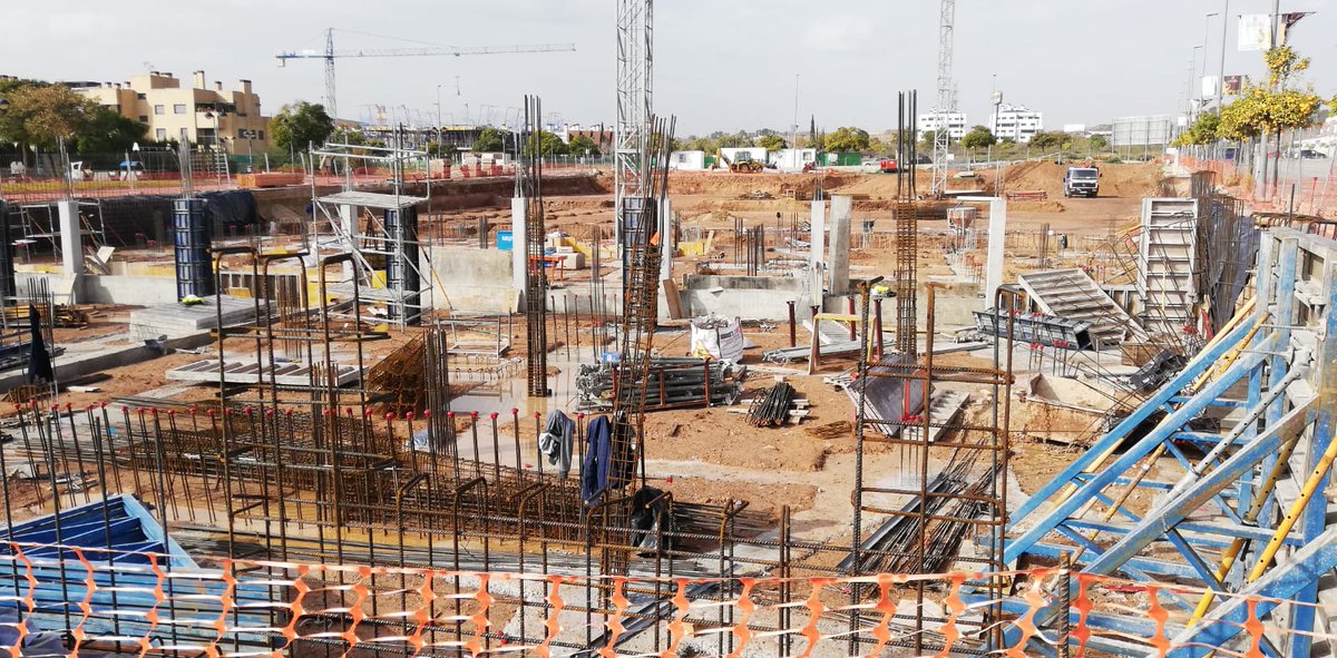 HgPatrimonial's tweet photo. Ya han empezado las obras de #AltosdeMaciascoque 👏👏 Un #residencial de lujo diseñado por  @ArqTorresyAsoc, en una zona privilegiada, #LosJeronimos 🏠  Constructora @musansl 😉

#HGPatrimonial #viviendas #Murcia #forsale #lifestyle #arquitectura https://t.co/2NnN5p7kHc