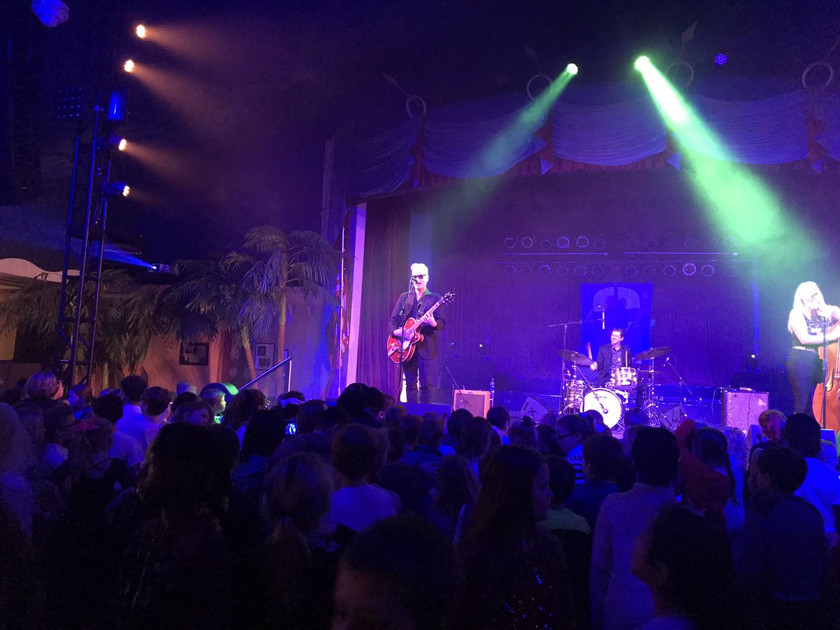 sam_bartlett12's tweet photo. We had the best time at the @SurfBallroom for the @OfficialWDP ! Thanks for having us then kids loved it! https://t.co/oM3xQWLyCd
