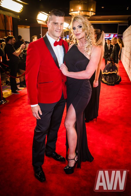 What a great night!!! Thank you @RamonxxxnomaR 😘 https://t.co/uxzmrStN0C<a class="tags" href="/tag/ramonxxxnomar">@ramonxxxnomar</a><a href="/tag/nfl"class="tags"><span>#nfl</span></a>