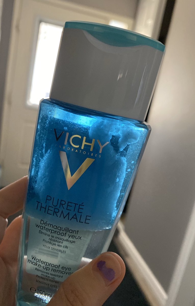 AngelaPSept's tweet photo. @VichyCanada I shook this yesterday ... is this normal for it to stay separated into chunks for days? It’s brand new. https://t.co/2RiHAYptiT