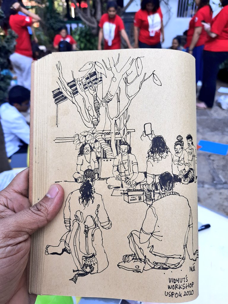manishbytes's tweet photo. great time sketching in workshop by amazing Vidyut. pure joy.
#urbansketcher #UrbanSketchers #USk #sketchlive #sketch #sketchwalk #artdemo #artistdemo #artexhibition #artworkshop #penandink #peopleinaction #pune #punekar #punediaries #humansofpune #USP04 https://t.co/kS0oAA69wc