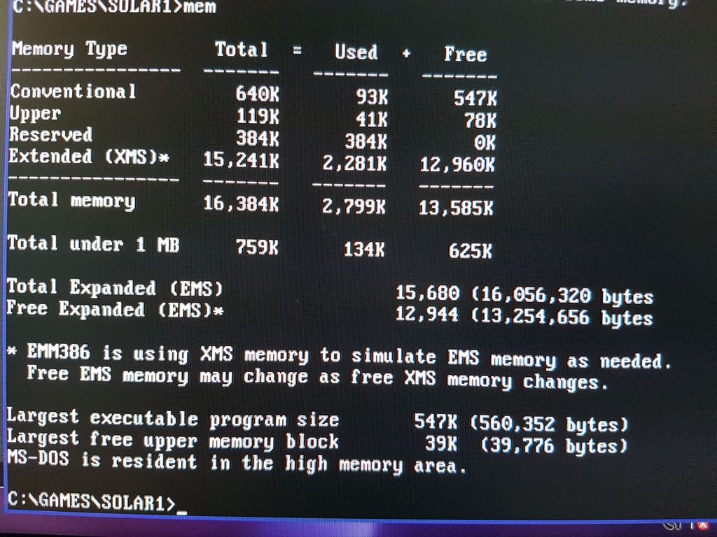 NostalgicoRetro's tweet image. Cuando cambiabas la memoria EMS y XMS en tu 486 para poder jugar a algunos juegos y te creías un auténtico genio de la informática.
